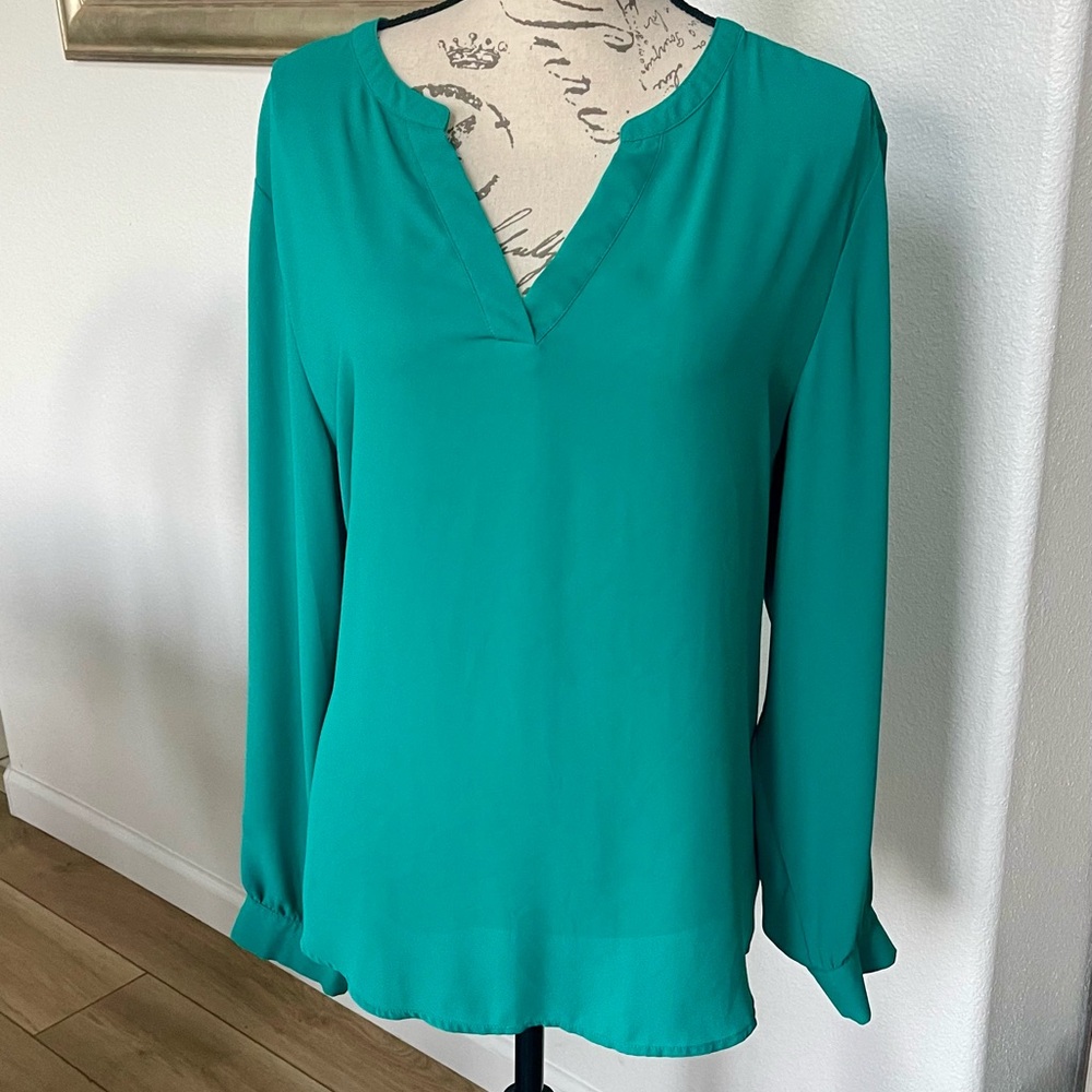 Adrianna Papell Vibrant Green V-Neck Blouse size XL